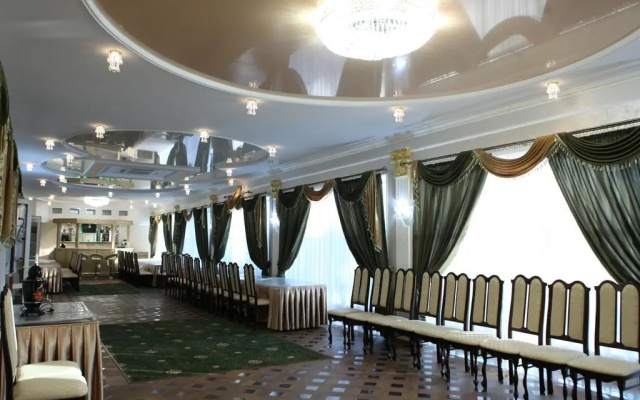 Grand Plaza