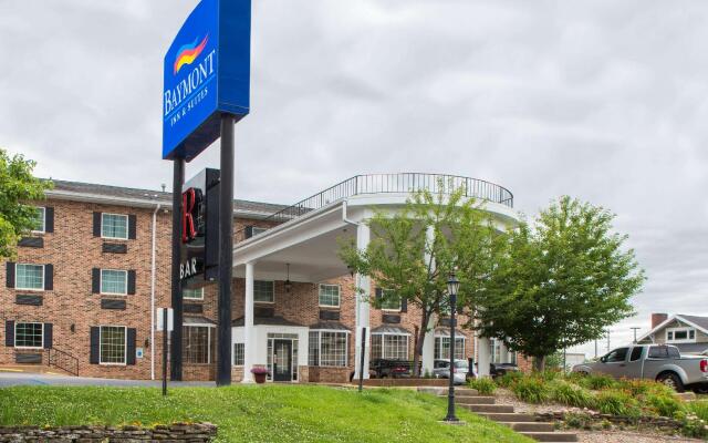 Отель Baymont Inn & Suites Jefferson City вид на фасад