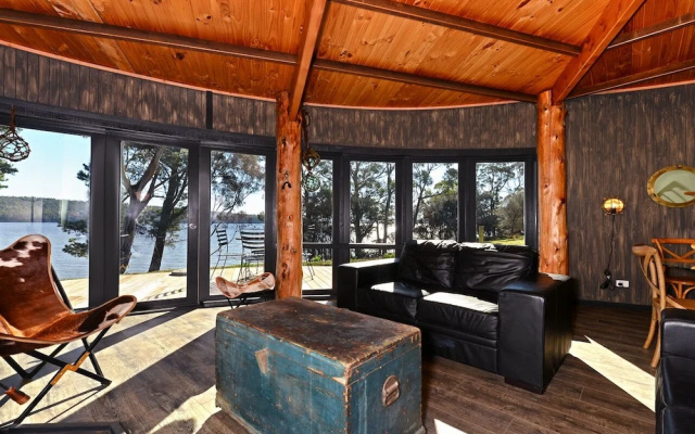 Taylors Bay Cottage