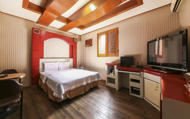 W Motel