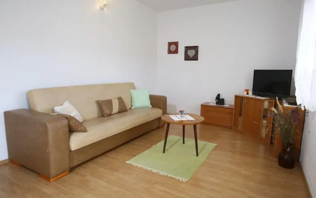 Neda - Perfect Location & Free Parking - A2