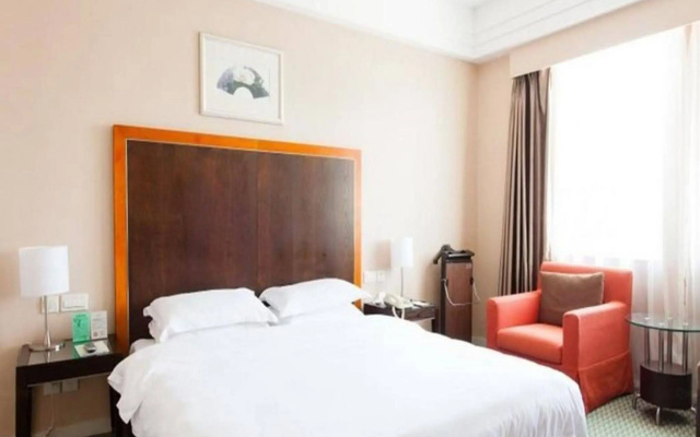 Golden Coast  Lawton Hotel