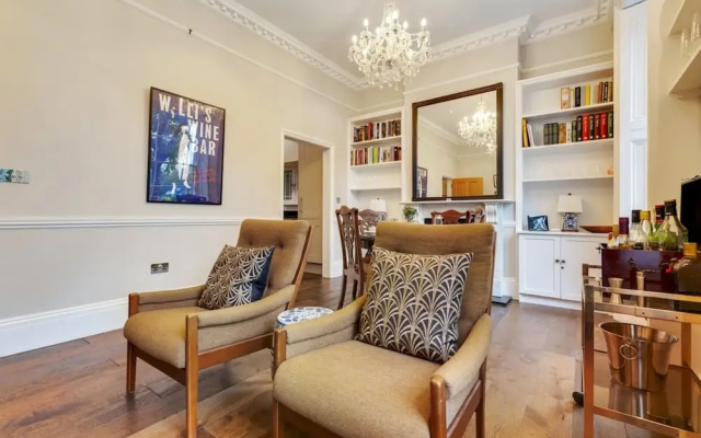 Bright Camberwell Georgian Apartment