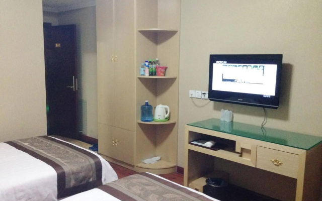Jindu Hotel(中原金都大酒店（枣庄吾悦广场店）)
