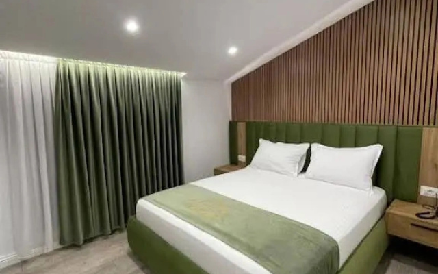 Reign Hotel