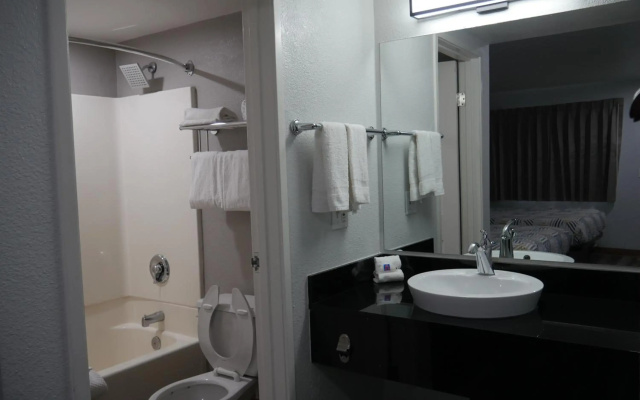 Motel 6 Tacoma, WA - South