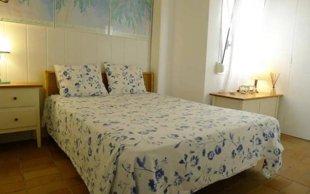 Newly Renovated Beachfront Apartment Ideally Located in Penelope