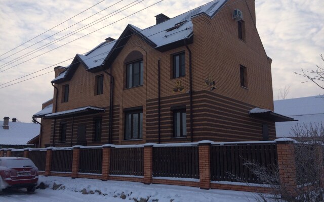 Гостиница Мини-Отель Три Кота в Великом Новгороде - забронировать гостиницу Мини-Отель Три Кота, цены и фото номеров Великий Новгород вид на фасад