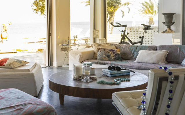 Beachfront Dream Villa