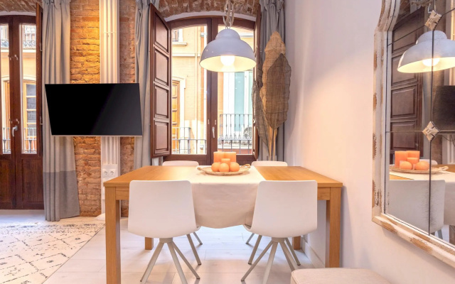 Stunning One-bedroom Apartment Near the Cathedral Zacatin 201