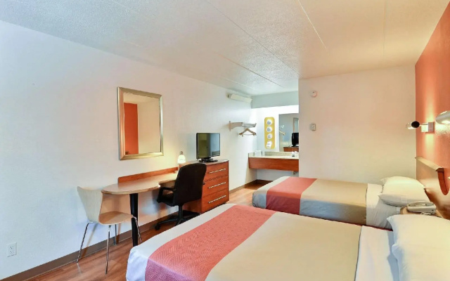 Motel 6 Nashua South
