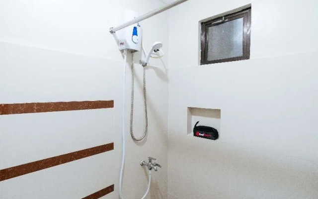 RedDoorz Plus near Robinsons Place Manila