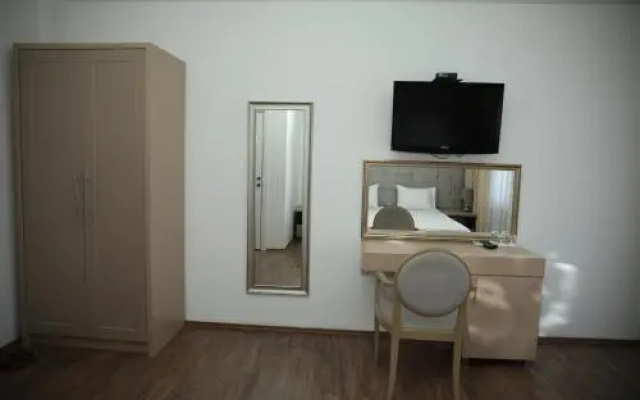 Hotel Cleon