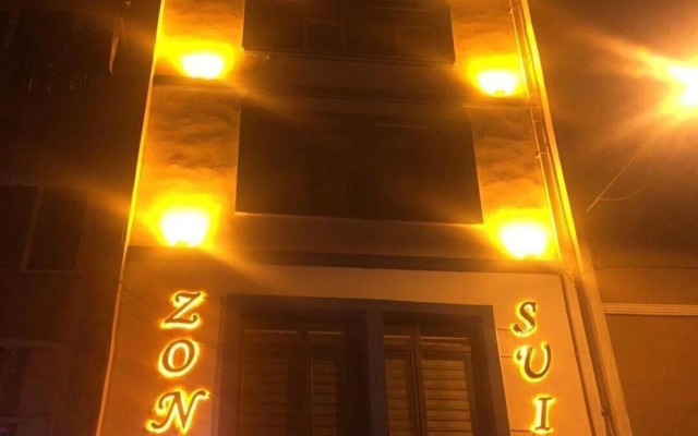 Zona Suit Hotel
