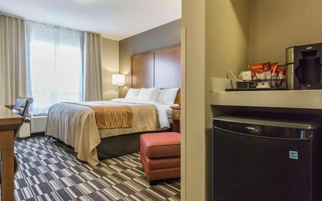 Comfort Inn & Suites Edmonton International Airport