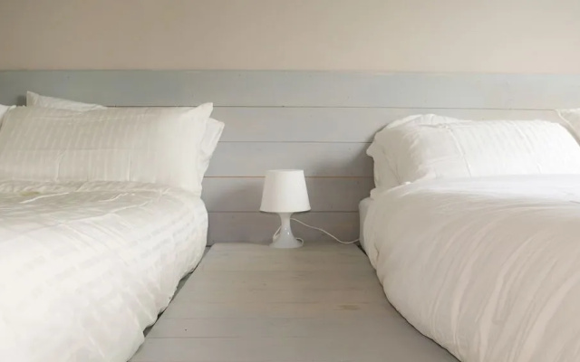 Ha'Penny Bridge Apartments