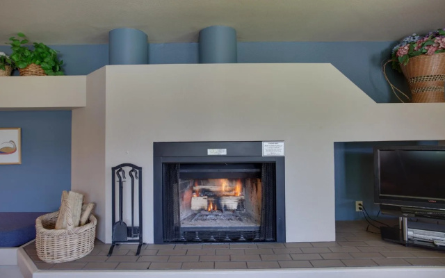 Wapato Point Resort