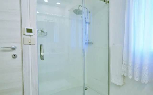 Stellar Apartment in Miane With Shared Swimming Pool