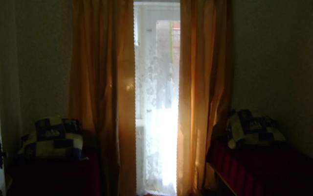 Guest House on Sazonova 42
