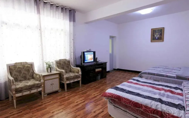 Zhangjiajie Base Area International Youth Hostel