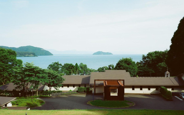 L'Hotel du Lac