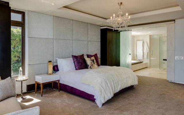 Moondance Villa & Suites