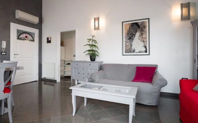 Villa Aylin, 5-bed, Next to the sea