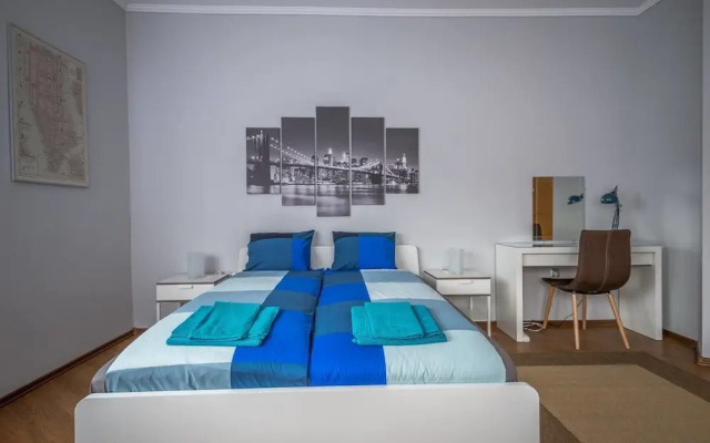 FM Luxury 2-BDR Apartment - 5th Avenue