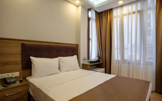 West Palace Hotel