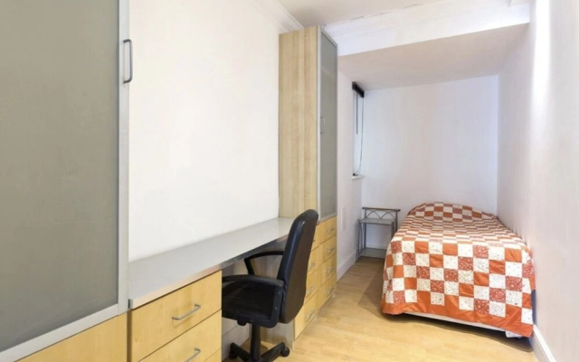 Immaculate 4-bed Apartment Opposite Hyde Park W2