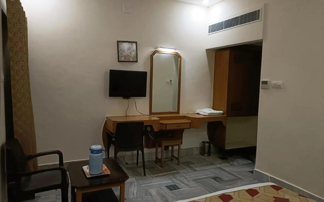 OYO 1294 Hotel Padmini International