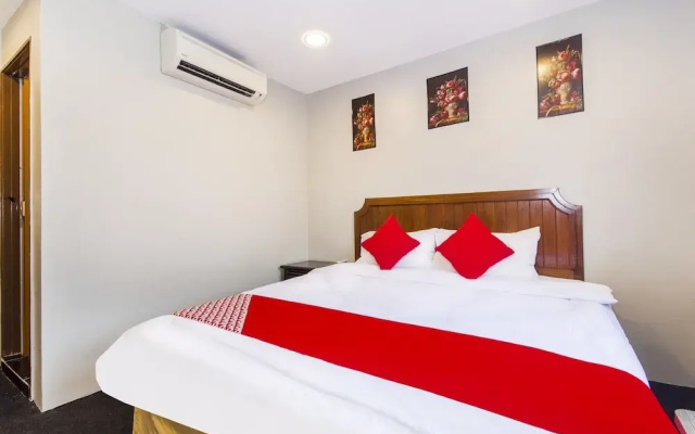 OYO 90693 Sri Rampai Hotel