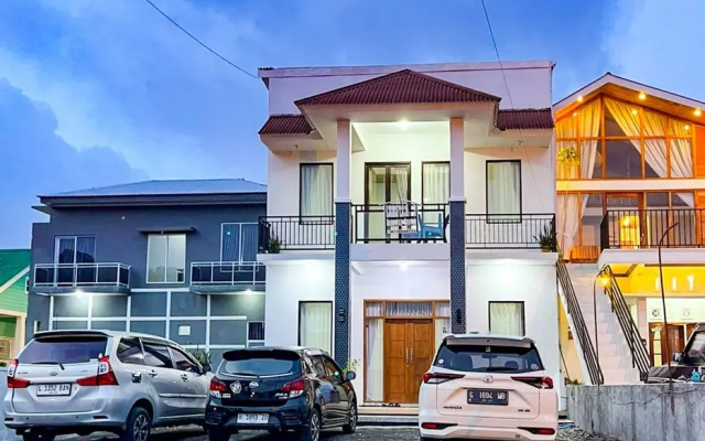 Labella Homestay 2 Syariah RedPartner near 0 KM Dieng