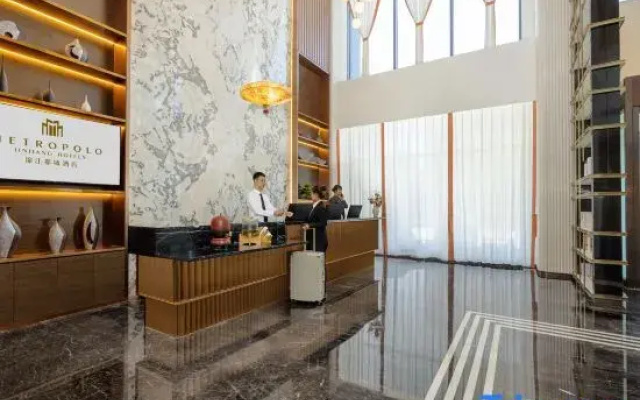 Jinjiang Metropolo Hotel (Hami Railway Station Branch)