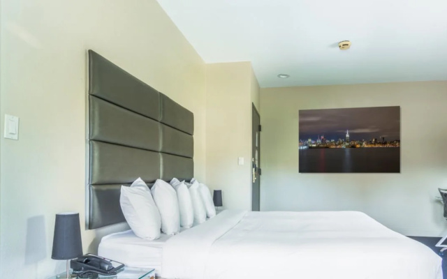 Grand Royale Hotel