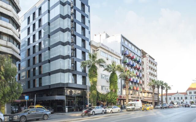 Smart Hotel Izmir вид на фасад