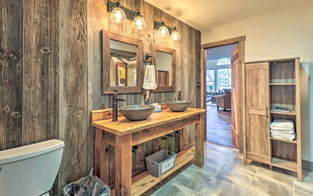 Hot Tub, Beach Access: Albrightsville Retreat!