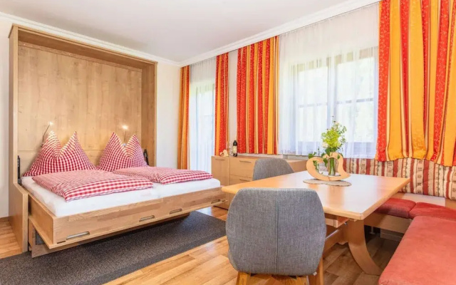 Elegant Apartment in Saalbach-hinterglemm Near Ski Bus