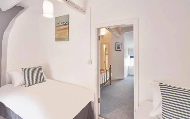 Host Stay Dove Grey 25 West End