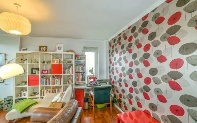 1 BR Limehouse Flat With Stunning Views of London!