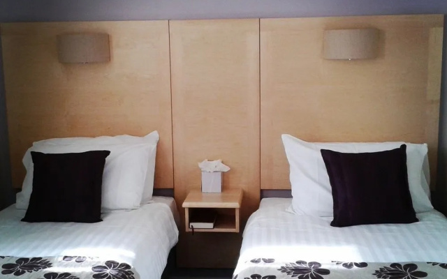 Waterfront Lodge Hotel