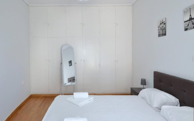 Spacious minimal apartment at Chalandri