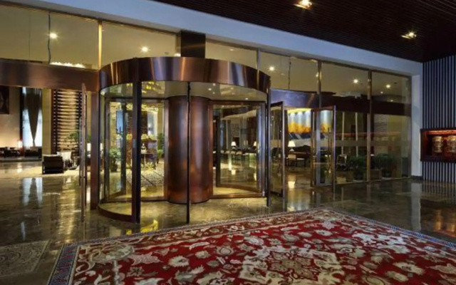 Snow Sands Grand Hotel