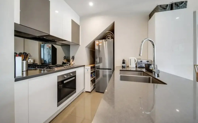 Tranquil Apartment in Green, Well Connected Suburb