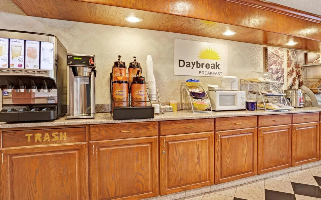 Americas Best Value Inn & Suites Monroe