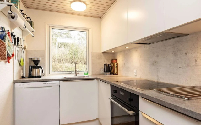 6 Person Holiday Home in Martofte
