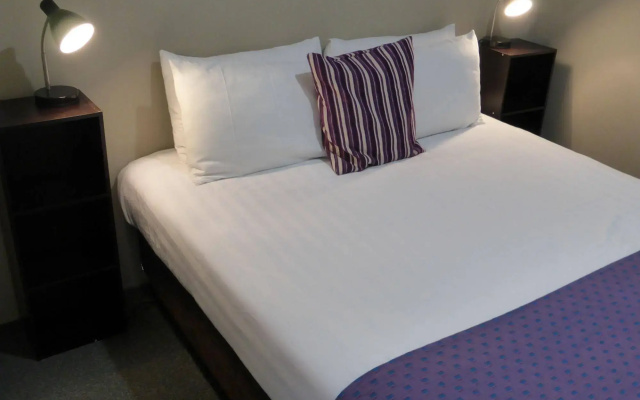 Smerdon Lodge Motel