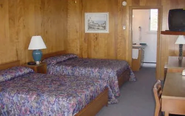 Lighthouse Inn at Pine Point