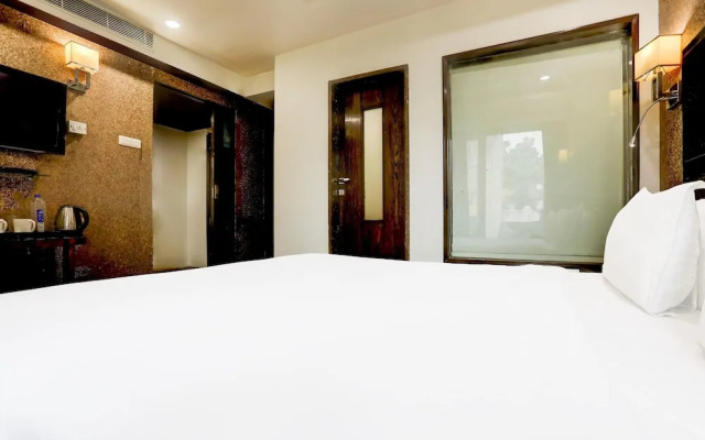 Stylish & Modern Stays at Palette River Front