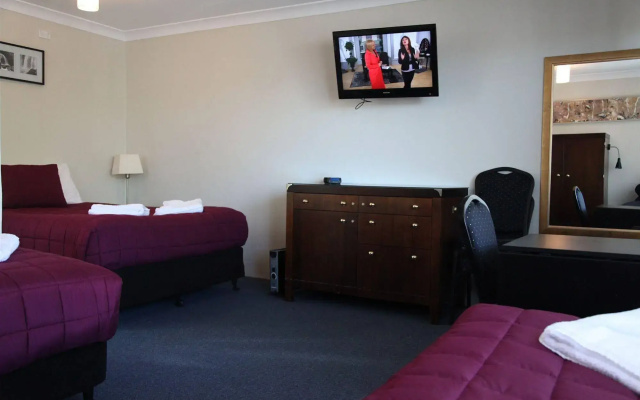 Titania Motel